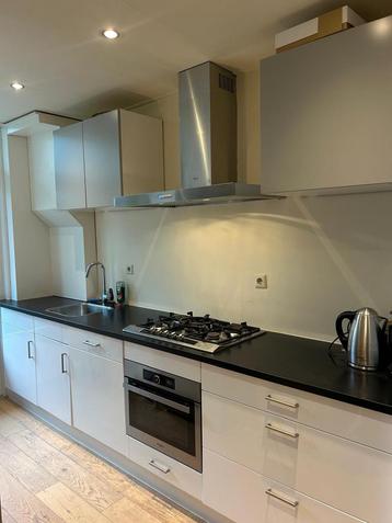 Complete Keuken - inclusief apparatuur / Kitchen beschikbaar voor biedingen