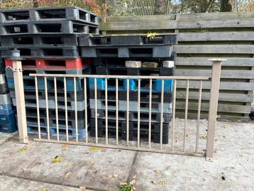 Metalen tuinhek spijlenhekwerk + palen 15 meter 1 m hoog beschikbaar voor biedingen