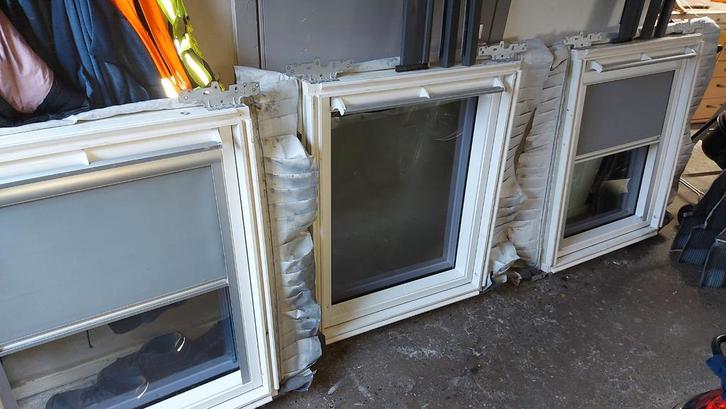 Drie velux dakramen gglmk04 78 /98 hr++glas nieuw model comp, Doe-het-zelf en Verbouw, Glas en Ramen, Zo goed als nieuw, Dakraam