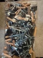 Scharnieren, schroeven, hulpstukken kast/keuken, Doe-het-zelf en Verbouw, Hang- en Sluitwerk, Ophalen, Gebruikt, IJzer, Scharnier