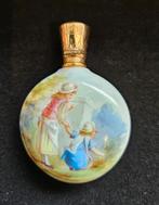 19e eeuws parfumflesje Met victoriaanse voorstellingen goud, Antiek en Kunst, Ophalen of Verzenden, Goud