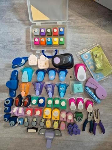 Grote verzameling ponsen – scrapbooking / kaarten maken – beschikbaar voor biedingen