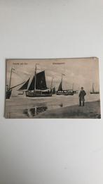Katwijk aan Zee.Strandgezicht.Man op strand.Zeilschepen.1902, Ophalen of Verzenden, Voor 1920, Zuid-Holland