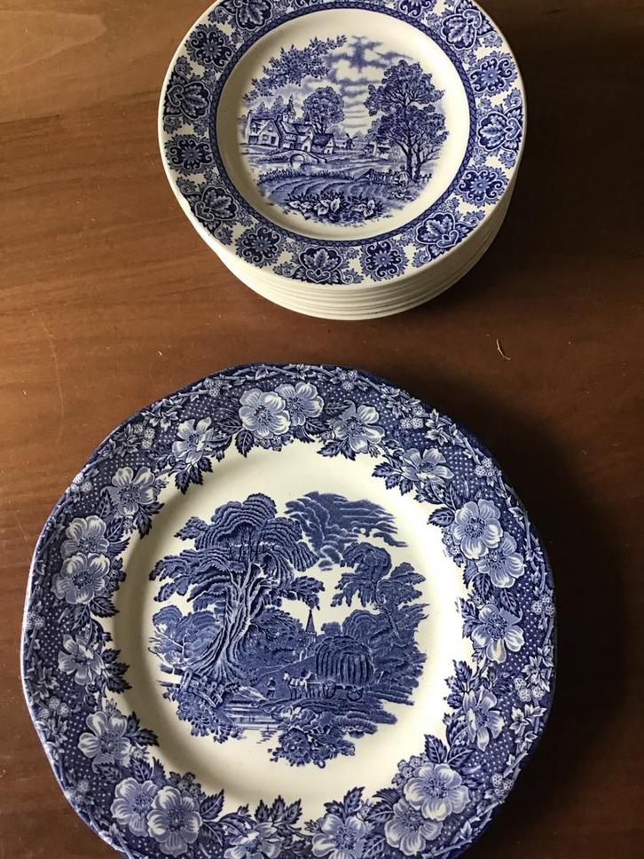 Delftware Broadhurst Staffordshire Bord + 8 Schotels, Huis en Inrichting, Keuken | Servies, Nieuw, Bord(en), Overige stijlen, Aardewerk
