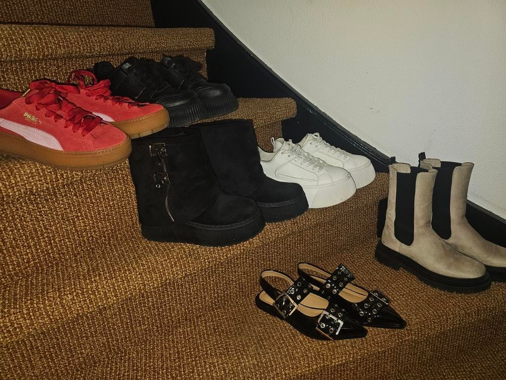 De schoenen, Kleding | Dames, Schoenen, Overige kleuren, Ophalen of Verzenden, Sneakers of Gympen, Zo goed als nieuw