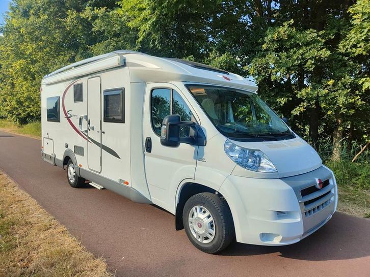 Bürstner Solano T615 hele nette staat!, Caravans en Kamperen, Campers, Bedrijf, Half-integraal, Bürstner, Diesel, Ophalen