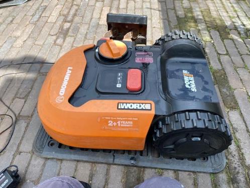 Worx robotmaaier M500 WR141E, Tuin en Terras, Robotmaaiers, Gebruikt, Minder dan 20 cm, Met regensensor, Bestuurbaar via app, Ophalen of Verzenden