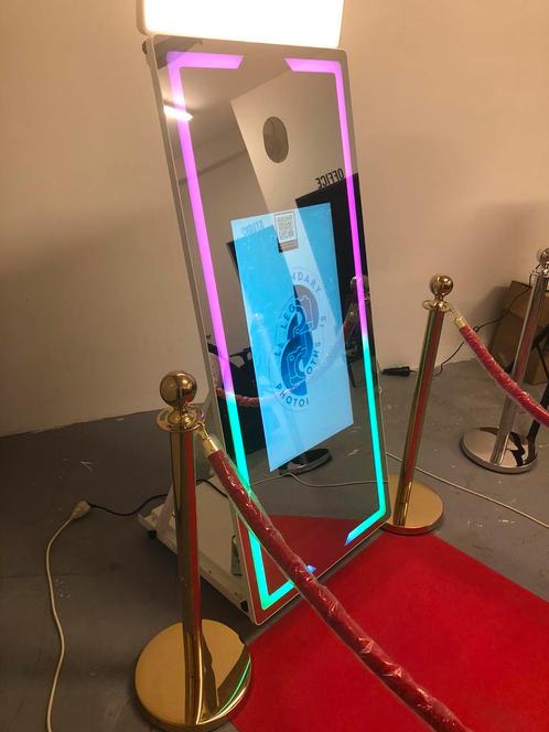 Spiegel Photobooth Mirror 65 inch! NIEUW!!!! ACTIE €2,999!!, Hobby en Vrije tijd, Feestartikelen | Verhuur, Nieuw, Ophalen of Verzenden