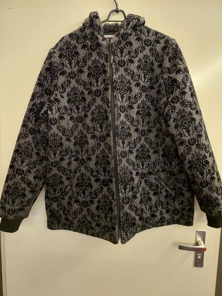 Dames jas maat 46/48 oksel tot oksel 66cm, Kleding | Dames, Grote Maten, Ophalen of Verzenden, Zo goed als nieuw, Zwart, Jas of Mantel