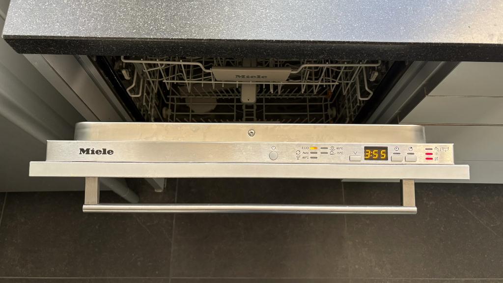 Miele vaatwasser, Witgoed en Apparatuur, Ophalen, Minder dan 85 cm, Zo goed als nieuw, Inbouw
