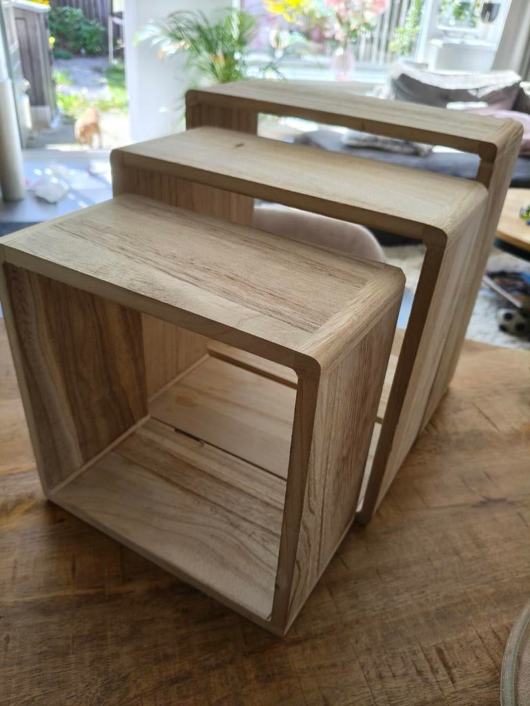 Set van 3 houten wand kubussen, Ophalen