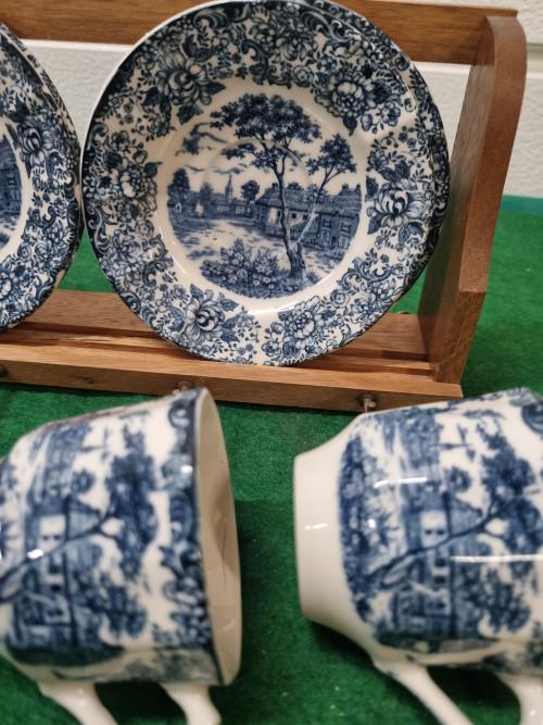 Kop en schotels met muur rek, Ophalen of Verzenden, 'T Olde Gre-j, Info@toldegrej.nl, Endepoelstraat 20f Didam