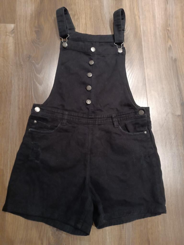 Zwarte korte tuinbroek met knopen, Kinderen en Baby's, Kinderkleding | Maat 170, Ophalen of Verzenden, Zo goed als nieuw, Meisje