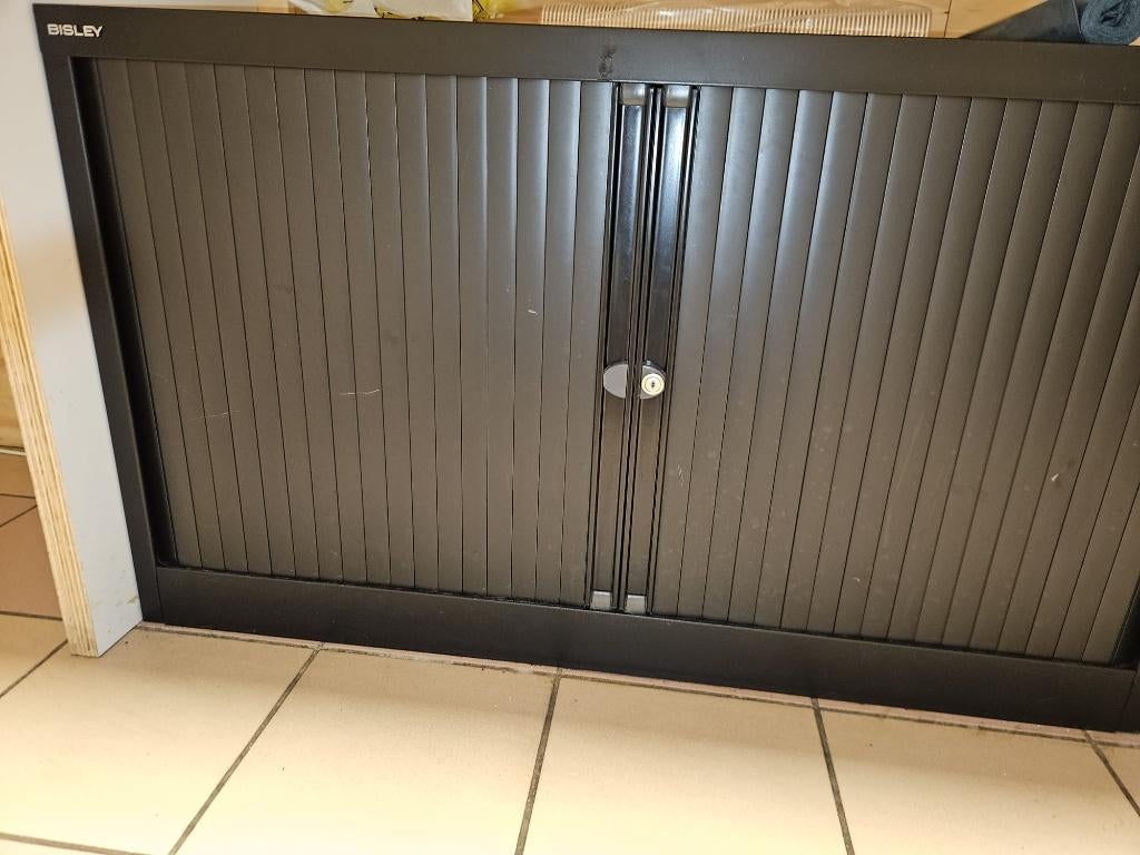 Zwarte roldeur archiefkast, Ophalen, 100 tot 150 cm, Zo goed als nieuw, Minder dan 100 cm