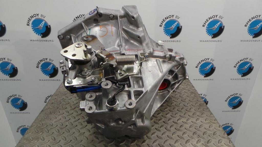 TOYOTA YARIS TRANSMISSIE / VERSNELLINGSBAK 2014, Ophalen of Verzenden, Gebruikt, Stiba lid