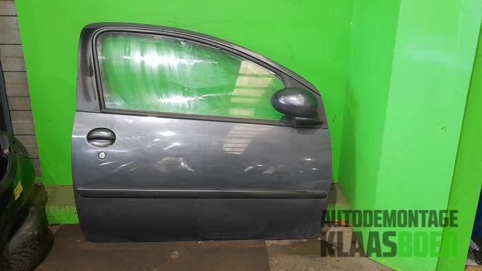 Portier 2Deurs rechts van een Peugeot 107 (KTA), Auto-onderdelen, Gebruikt, -, Deur, -