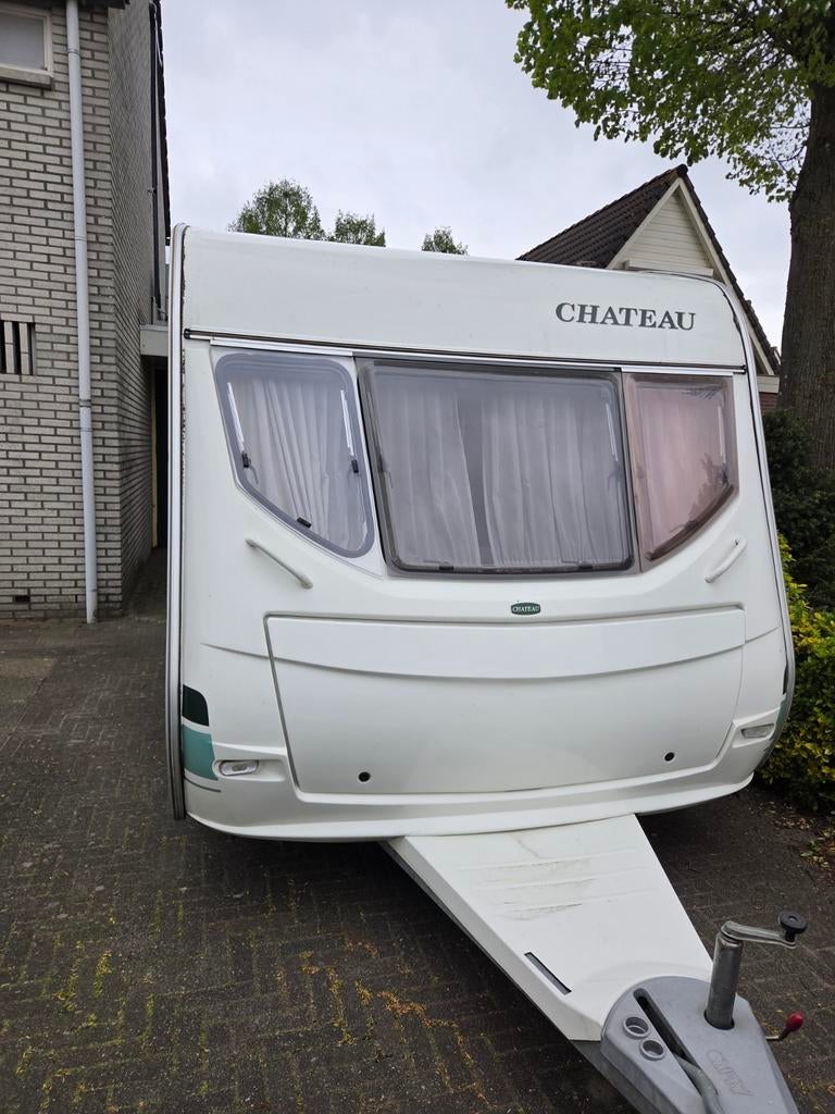 Chateau Calista 390 bj 2006 met dwarsbed,voortent., Treinzit, Particulier, Kachel, 500 - 750 kg