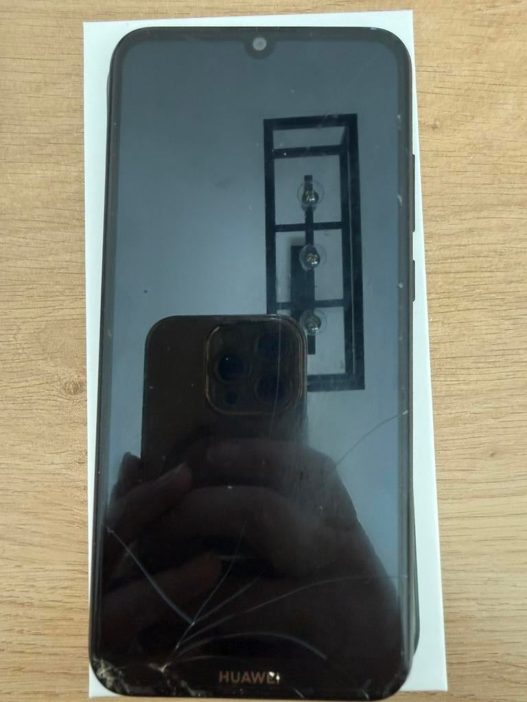 Huawei Y6, Telecommunicatie, Mobiele telefoons | Huawei, Ophalen of Verzenden, Gebruikt