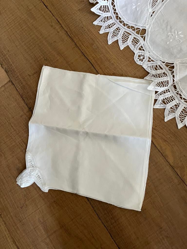Wit handwerk (lintkant) tafelkleed met 6 servetten, Huis en Inrichting, Tafelkleden, Ophalen of Verzenden, Gebruikt, Rechthoek
