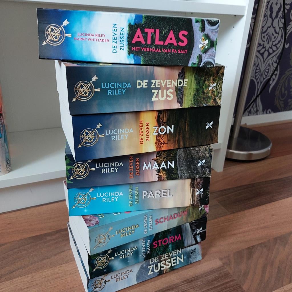 De Zeven Zussen serie - Lucinda Riley (8 boeken), Ophalen of Verzenden, Zo goed als nieuw, Lucinda Riley, Nederland