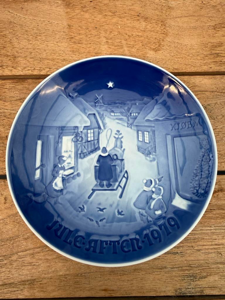 Bord 1979 Bing & Grondahl White Christmas, Antiek en Kunst, Ophalen of Verzenden