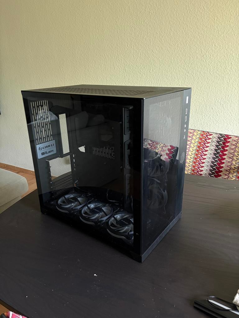 Lian Li o11 Dynamic x Der Bauer PC kast met 9 RGB Fans, Computers en Software, Computerbehuizingen, Ophalen of Verzenden, Zo goed als nieuw