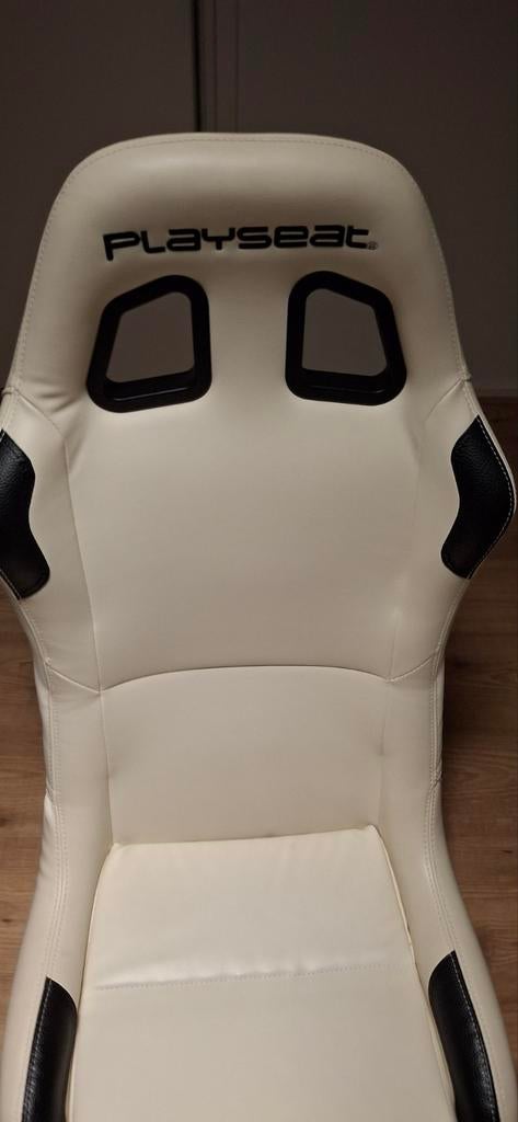 Playseat met Thrustmaster stuur voor PS3/PS4 + 2 games, Spelcomputers en Games, Spelcomputers | Sony PlayStation Consoles | Accessoires