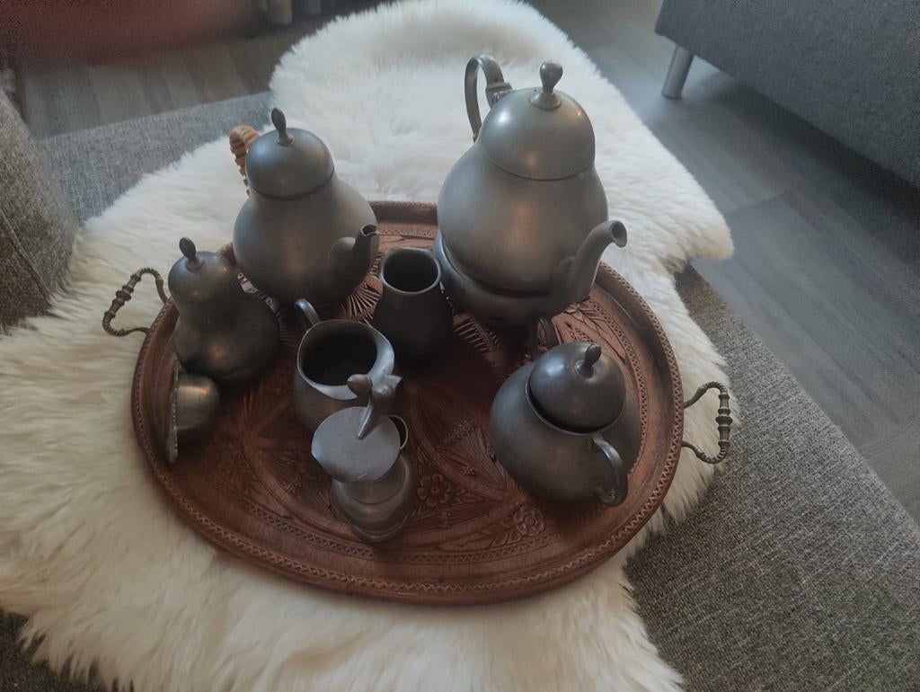 Vintage tinnen theeservies op koperen dienblad, Antiek en Kunst, Antiek | Tin, Ophalen of Verzenden