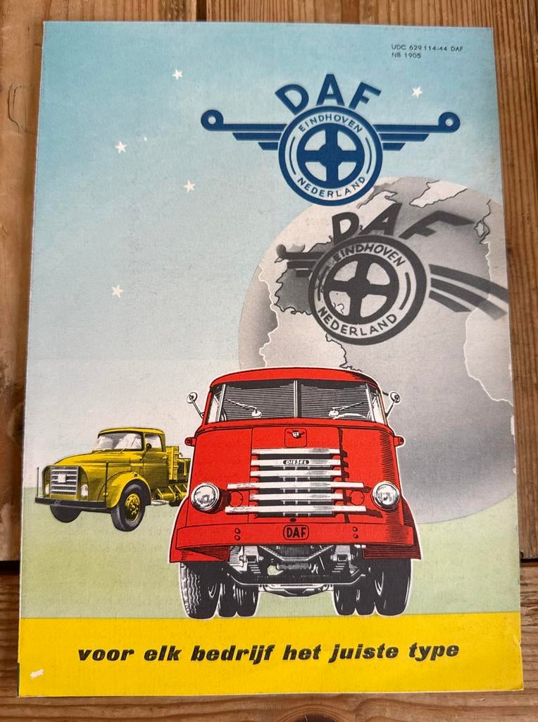 Vintage DAF folder - Voor elk bedrijf het juiste type, Ophalen of Verzenden, Gelezen, Overige merken