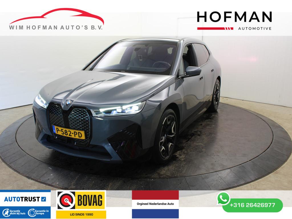 BMW iX xDrive40 High Exe Sport SOH 100% El Trek Pano Head Up, Auto's, BMW, 12 maanden, Gebruikt, 22 min, Origineel Nederlands