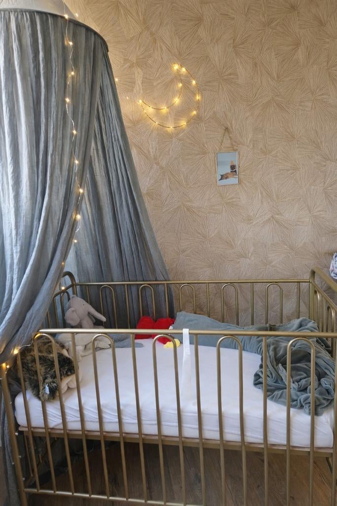 Vintage(look)gouden ledikant 120x60 met matras, Kinderen en Baby's, Babywiegjes en Ledikanten, Ophalen, Zo goed als nieuw, Ledikant