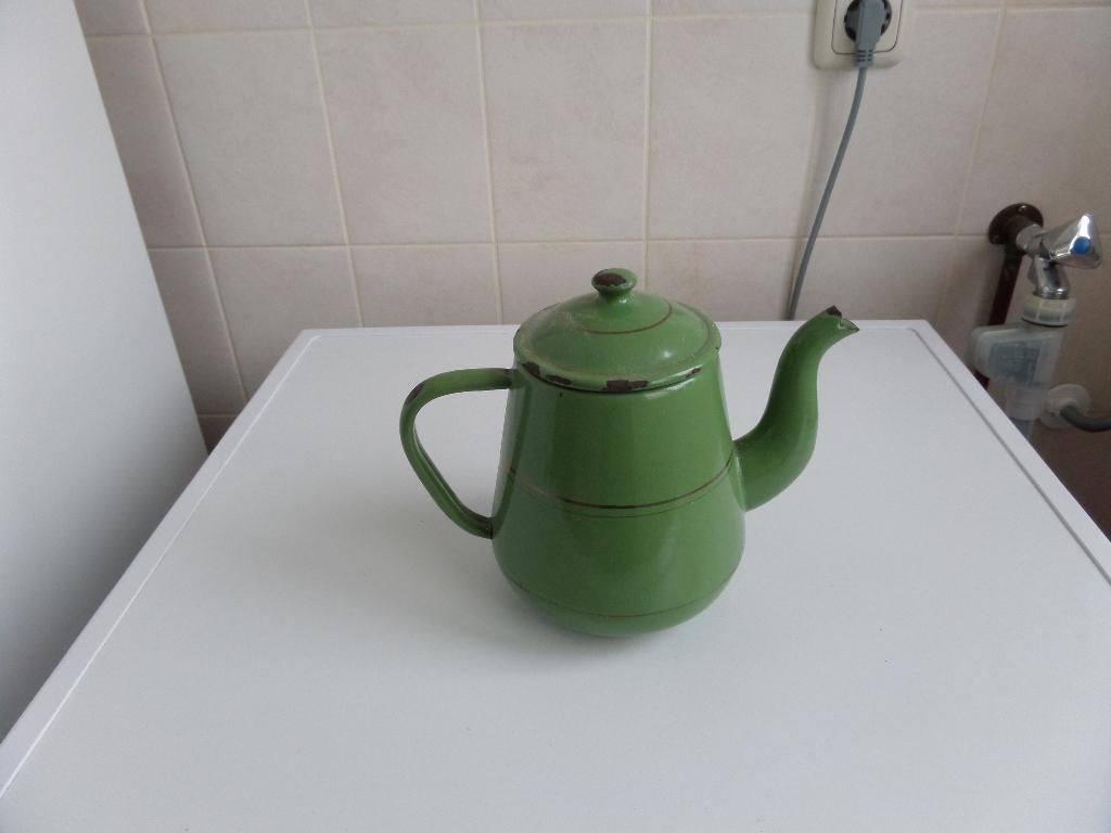 Groene geemailleerde koffie pot Hoogte plusminus 19cm, Antiek en Kunst, Antiek | Emaille, Ophalen of Verzenden