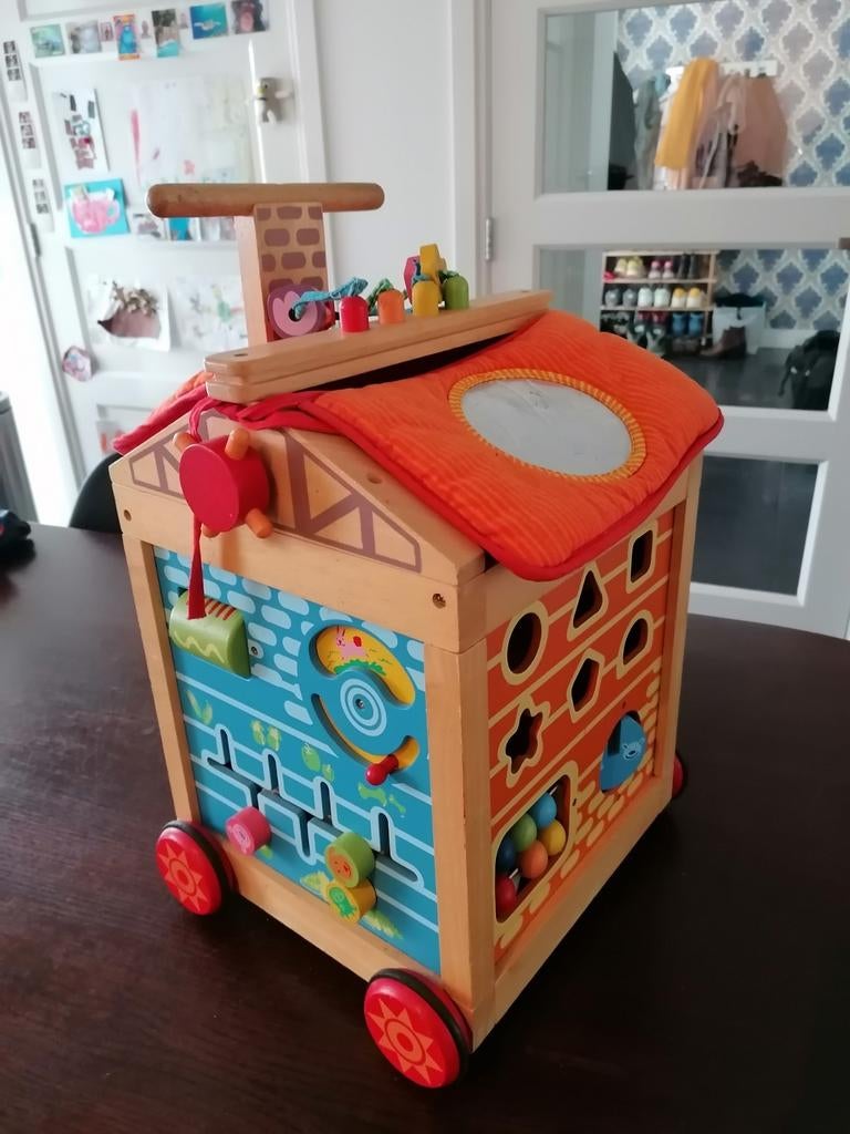Houten loopkar op wielen inclusief 2 houten treinen, Ophalen, Duw- of Trekspeelgoed