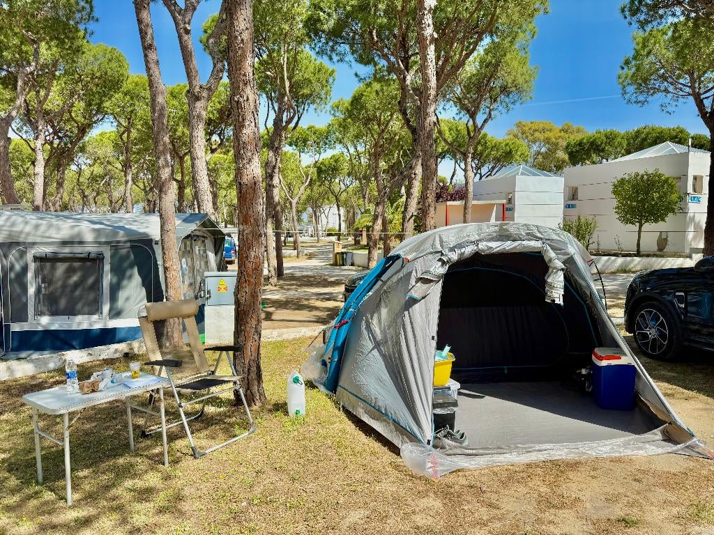 Quechua Air Seconds Family 4XL Fresh & Black – opblaastent, Caravans en Kamperen, Tenten, tot en met 4, Zo goed als nieuw, Ophalen of Verzenden