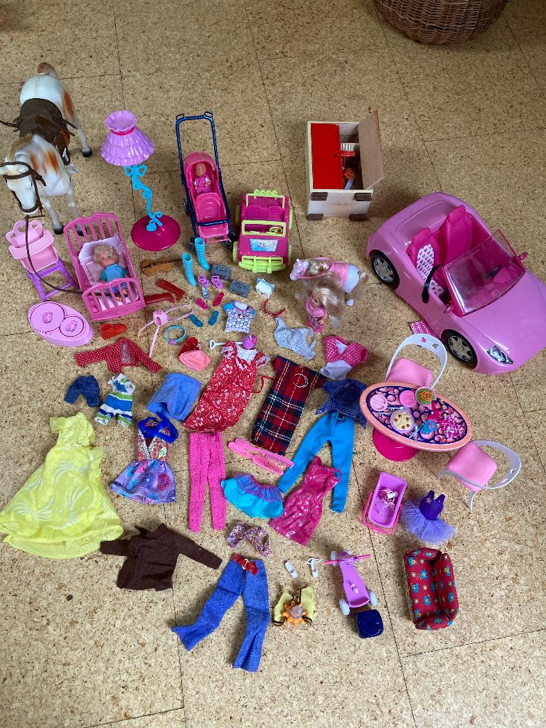 Barbie spulletjes, Kinderen en Baby's, Speelgoed | Poppen, Ophalen, Gebruikt, Barbie