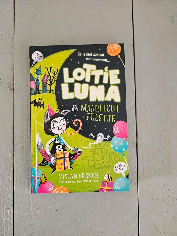 NIEUW! Lottie Luna en het Maanlichtfeestje - Vivian French, Boeken, Kinderboeken | Jeugd | onder 10 jaar, Zo goed als nieuw, Fictie algemeen