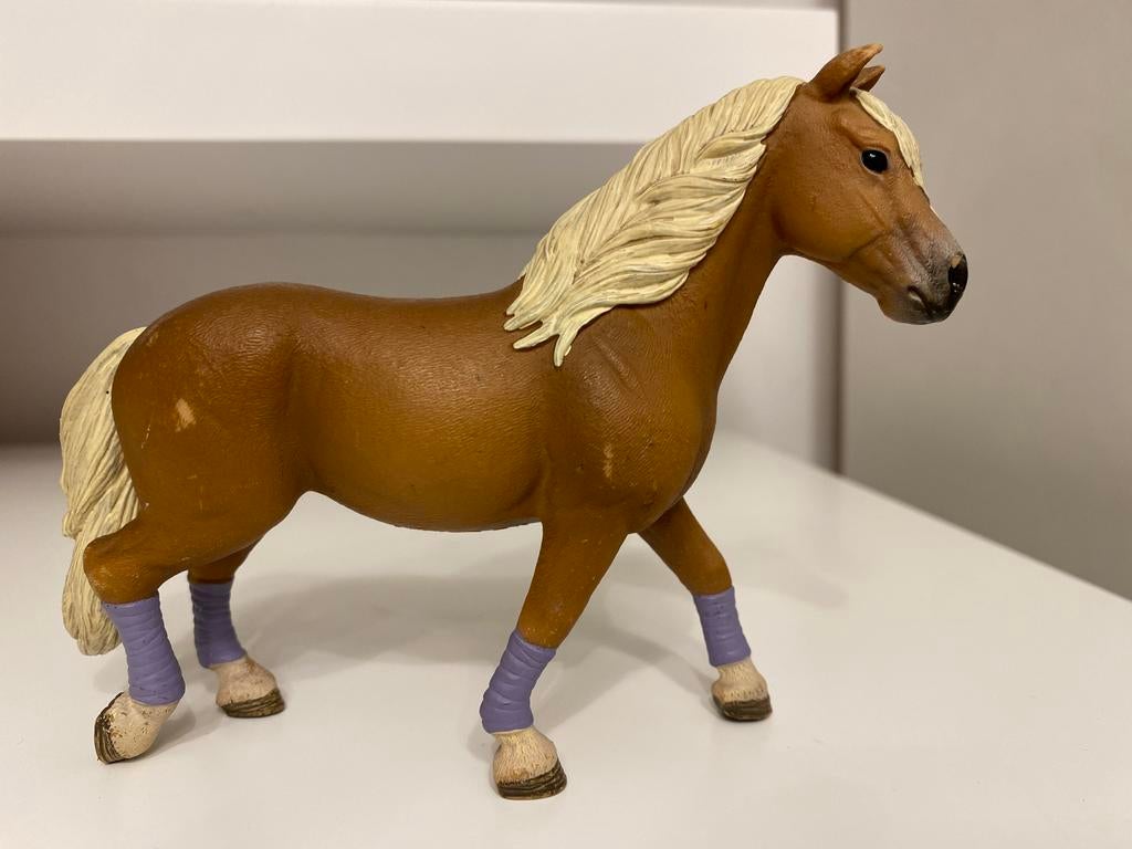 Schleich Haflinger met Beenbeschermers ~ 42113, Verzamelen, Ophalen of Verzenden, Zo goed als nieuw, Paard, Beeldje of Figuurtje