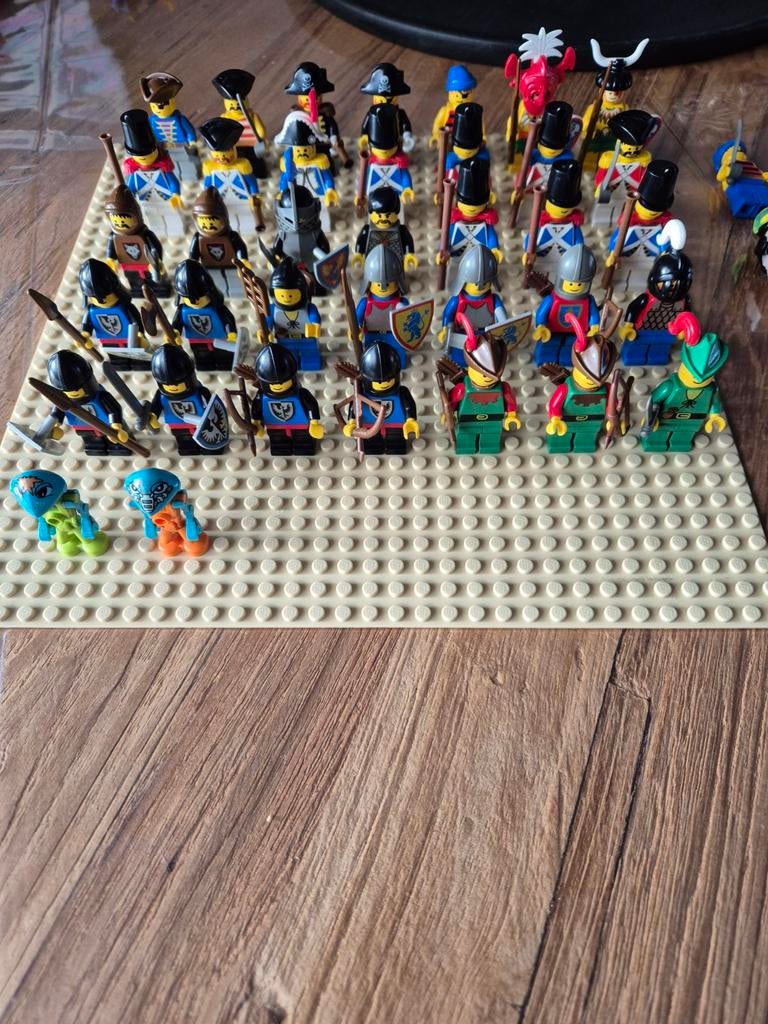 Heel veel oude Lego Ridders,Piraten en Ruimte + onderdelen, Kinderen en Baby's, Speelgoed | Duplo en Lego, Ophalen, Gebruikt, Lego
