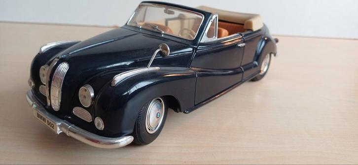 Maisto BMW 502 (1955) Schaal 1/18 Diecast Modelauto, Hobby en Vrije tijd, Modelauto's | 1:18, Zo goed als nieuw, Maisto, Ophalen