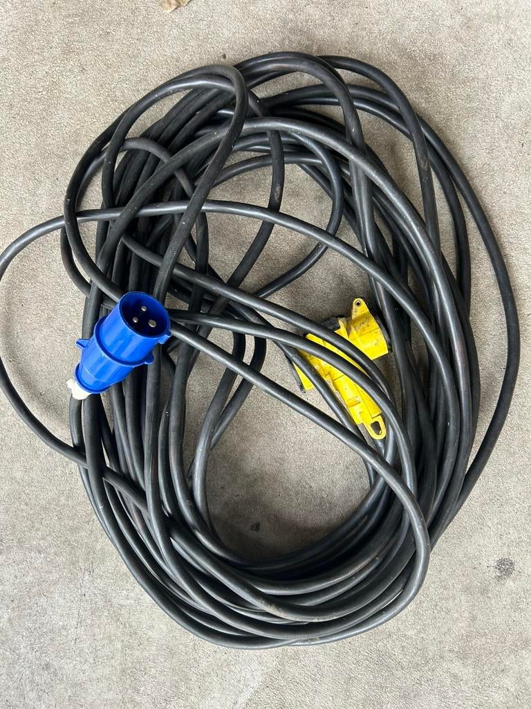 Camping kabels en verlengsnoeren, Ophalen of Verzenden, Zo goed als nieuw