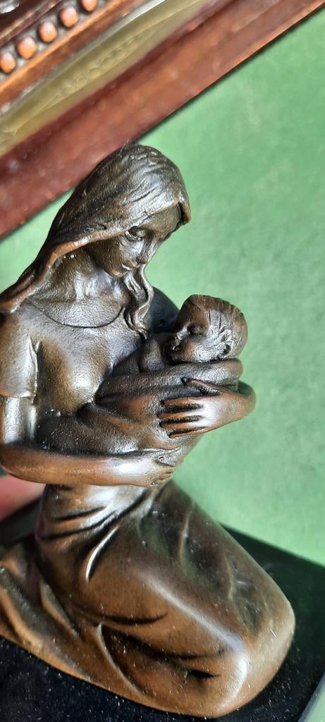 Bronzen beeld: Moeder en kind, Antiek en Kunst, Kunst | Beelden en Houtsnijwerken, Beeld, Brons, Scène, Minder dan 20 cm, Europa