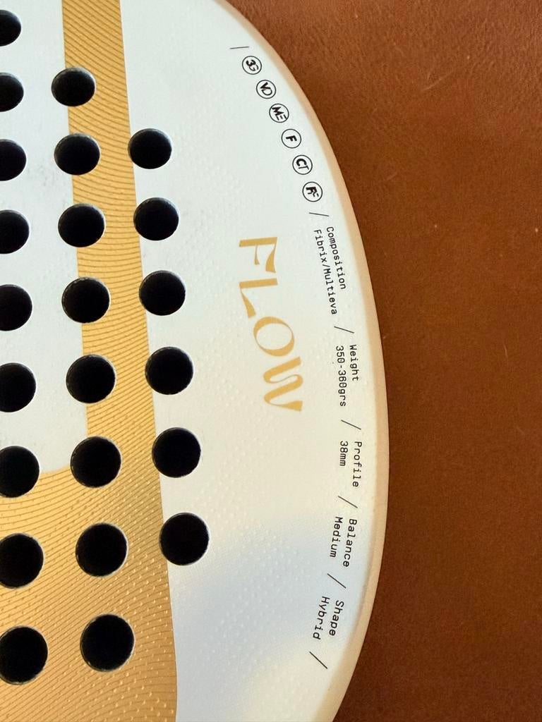 Bullpadel Flow Padel Racket - Damesmodel, Sport en Fitness, Padel, Ophalen of Verzenden, Zo goed als nieuw, Padelracket