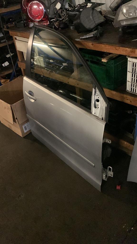 Rechter voorportier Volkswagen polo bouwjaar 2006., Auto-onderdelen, Gebruikt, -, -, Ophalen of Verzenden