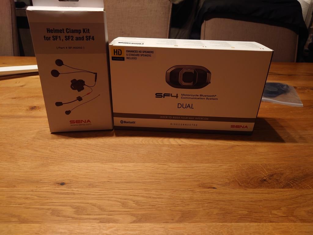 Sena SF4 Dual Set Intercom + HD Speakers + Extra Clamp Kit, Ophalen of Verzenden, Zo goed als nieuw