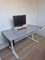Ikea Verstelbaar Bureau - Grijs, Ophalen, In hoogte verstelbaar, Zo goed als nieuw, Bureau