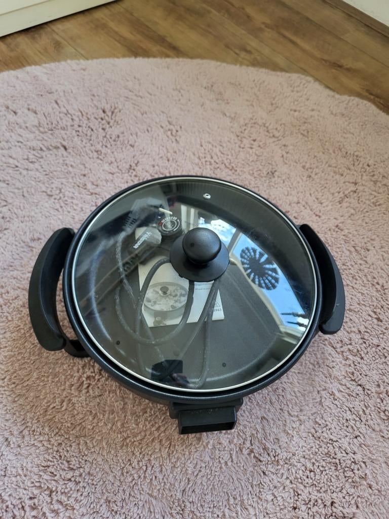 Multifunctionele Tristar hapjespan 1500W, Ophalen of Verzenden, Zo goed als nieuw, Overige materialen, Koekenpan of Braadpan