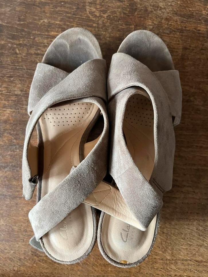 Open zomerschoenen Clarks mt 40, Kleding | Dames, Schoenen, Zo goed als nieuw, Sandalen of Muiltjes, Beige, Ophalen of Verzenden