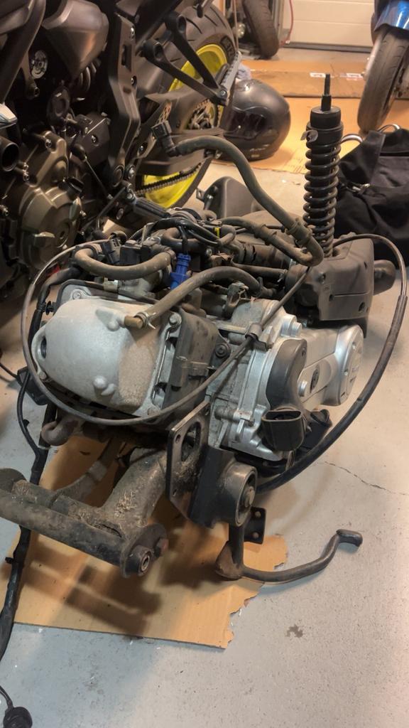 Piaggo zip iget 2019 blok, Fietsen en Brommers, Brommeronderdelen | Scooters, Ophalen, Gebruikt, Blok, Piaggio