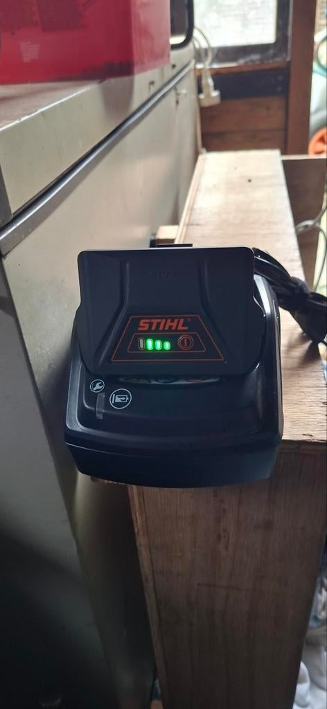 Stihl AK30 Accu met AL101 Lader - Zo goed als nieuw, Ophalen