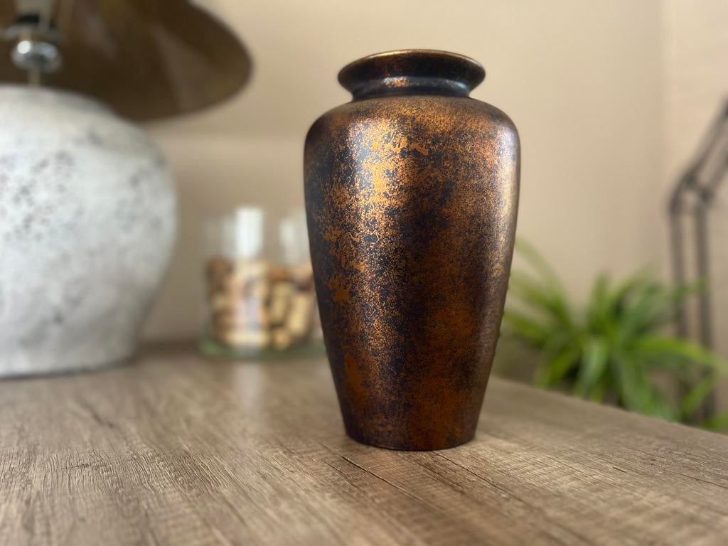 Design rustieke stenen vaas, Huis en Inrichting, Ophalen of Verzenden, Zo goed als nieuw, Overige kleuren, Minder dan 50 cm